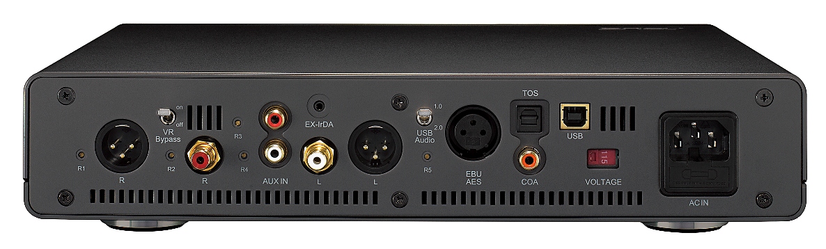 華碩Essence III前级USB DAC耳擴一體機，以兼具美觀及效能獲頒歐洲影音協會(EISA) 2014-2015年度USB DAC大獎